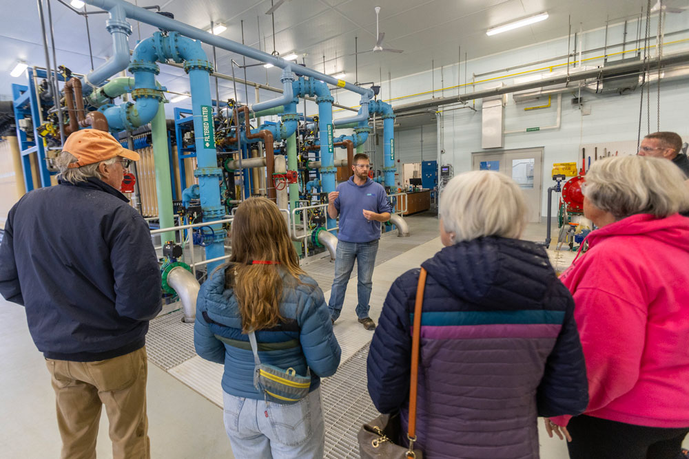 <img width="100%" src="/media/nplmcd0l/web-20241014-mirrorlakeopenhouse-02.jpg" alt="Maine Water hosts an open house at the Mirror Lake Drinking Water Treatment Facility Oct. 14, 2024." data-udi="umb://media/0fc1d66d764b48169e92f002fcb5536a">